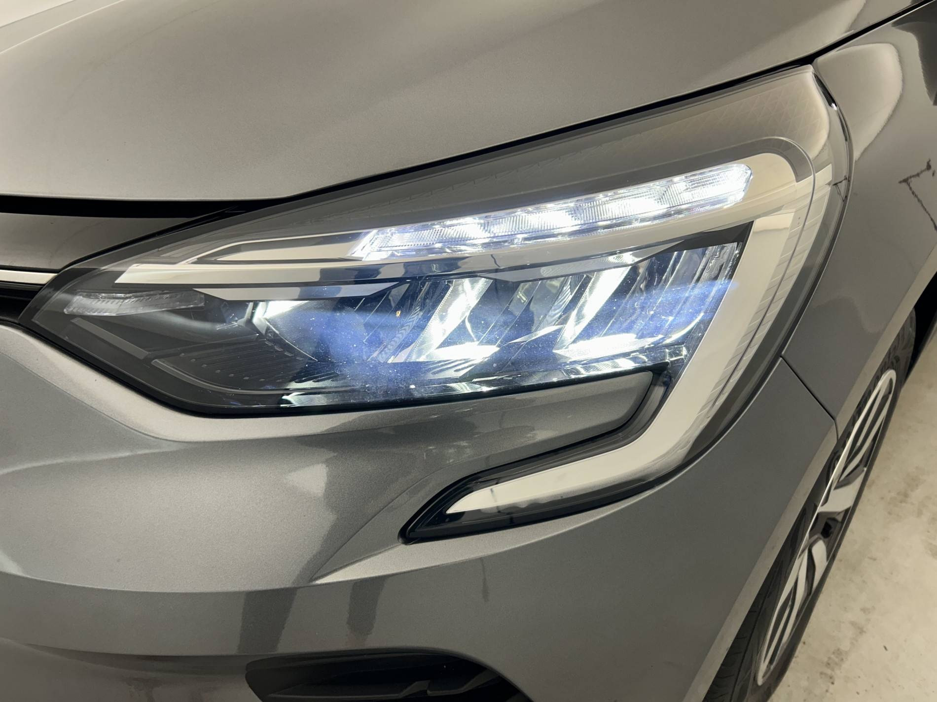 Vente en ligne Renault Clio 5 Clio TCe 90 au prix de 13 750 €