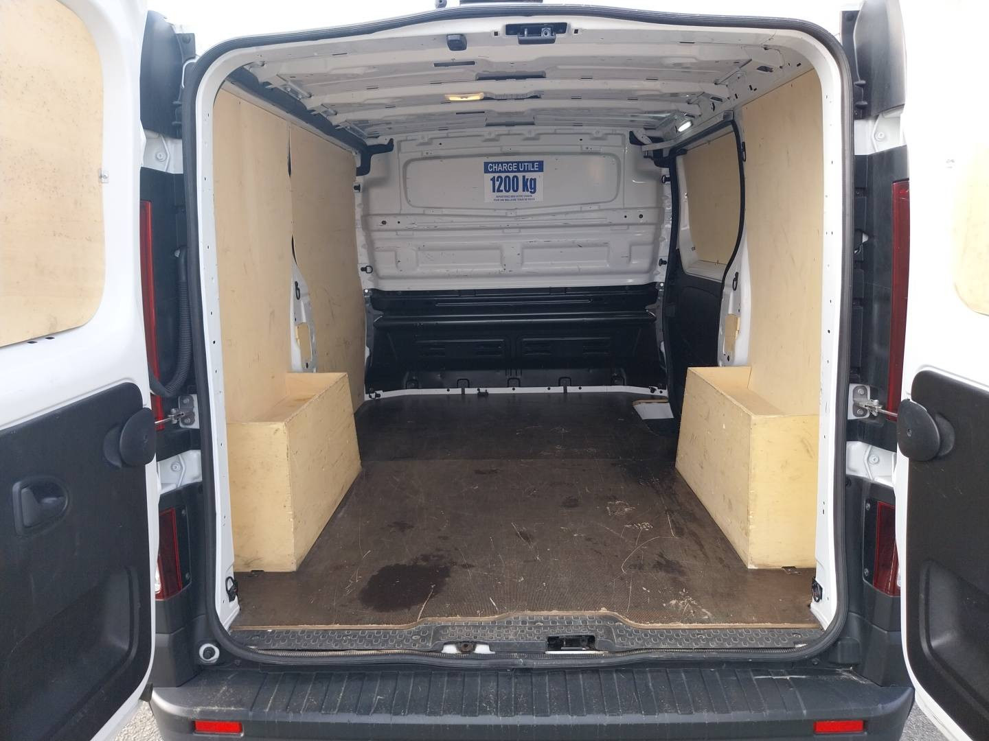 Vente en ligne Renault Trafic 3 Fourgon TRAFIC FGN L1H1 3000 KG BLUE DCI 130 au prix de 25 790 €