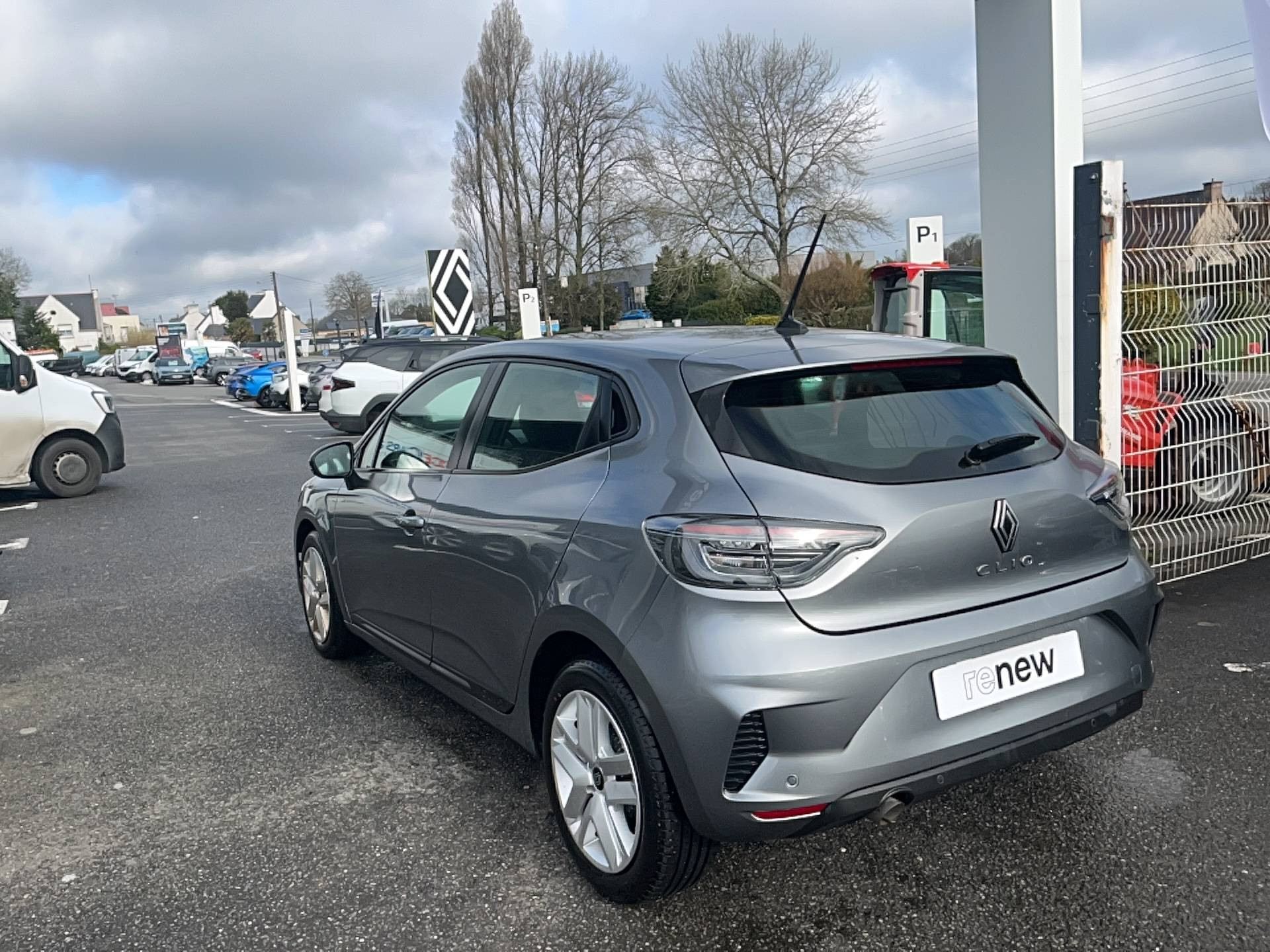 Vente en ligne Renault Clio 5 Clio TCe 90 au prix de 15 990 €