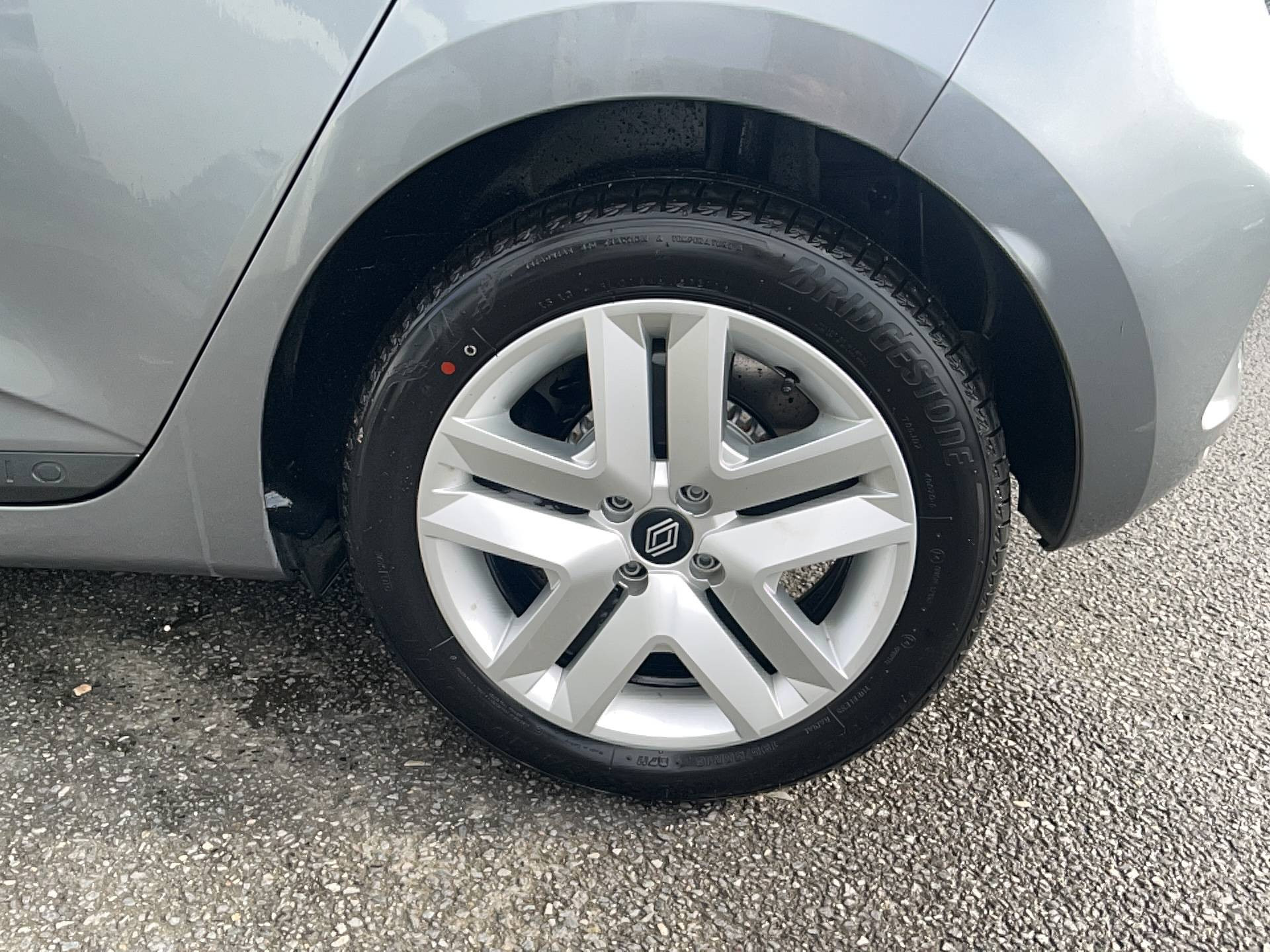 Vente en ligne Renault Clio 5 Clio TCe 90 au prix de 15 990 €