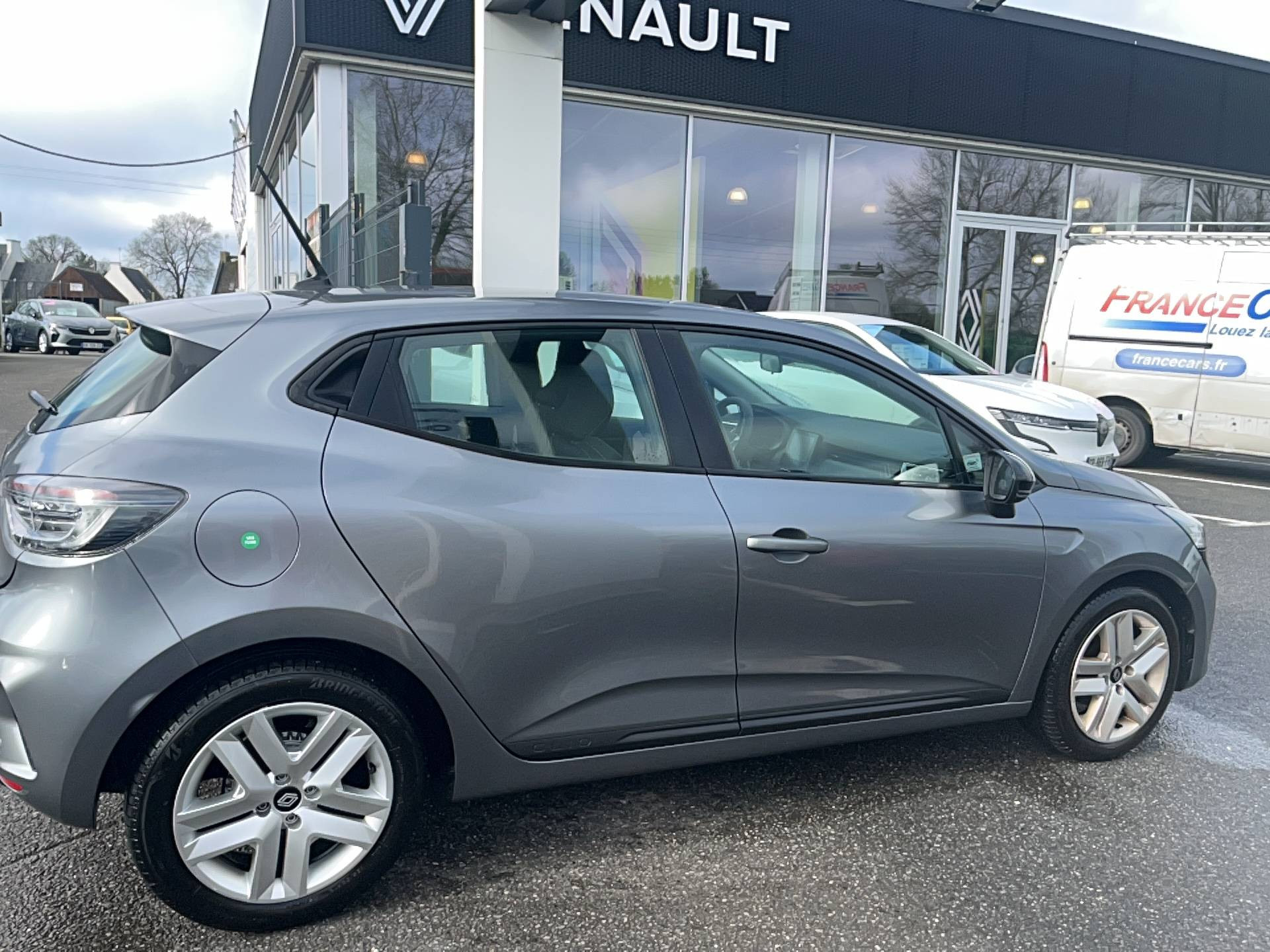 Vente en ligne Renault Clio 5 Clio TCe 90 au prix de 15 990 €