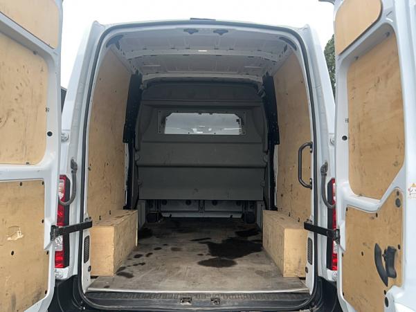 Vente en ligne Renault Master Fourgon  7 PLACES L2H2 BLUE DCI 150 au prix de 29 900 €