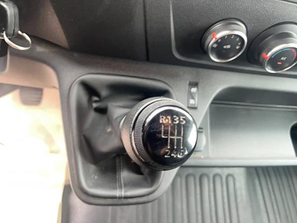 Vente en ligne Renault Master Fourgon  7 PLACES L2H2 BLUE DCI 150 au prix de 29 900 €