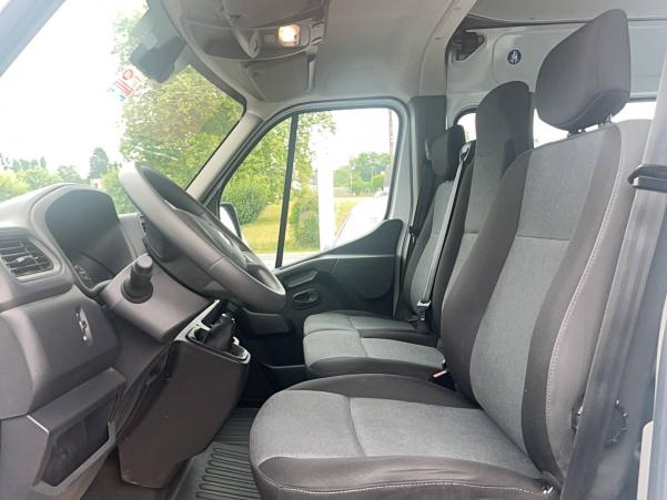 Vente en ligne Renault Master Fourgon  7 PLACES L2H2 BLUE DCI 150 au prix de 29 900 €