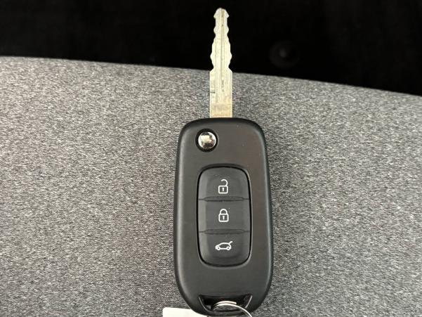Vente en ligne Renault Clio 5 Clio TCe 90 au prix de 14 750 €