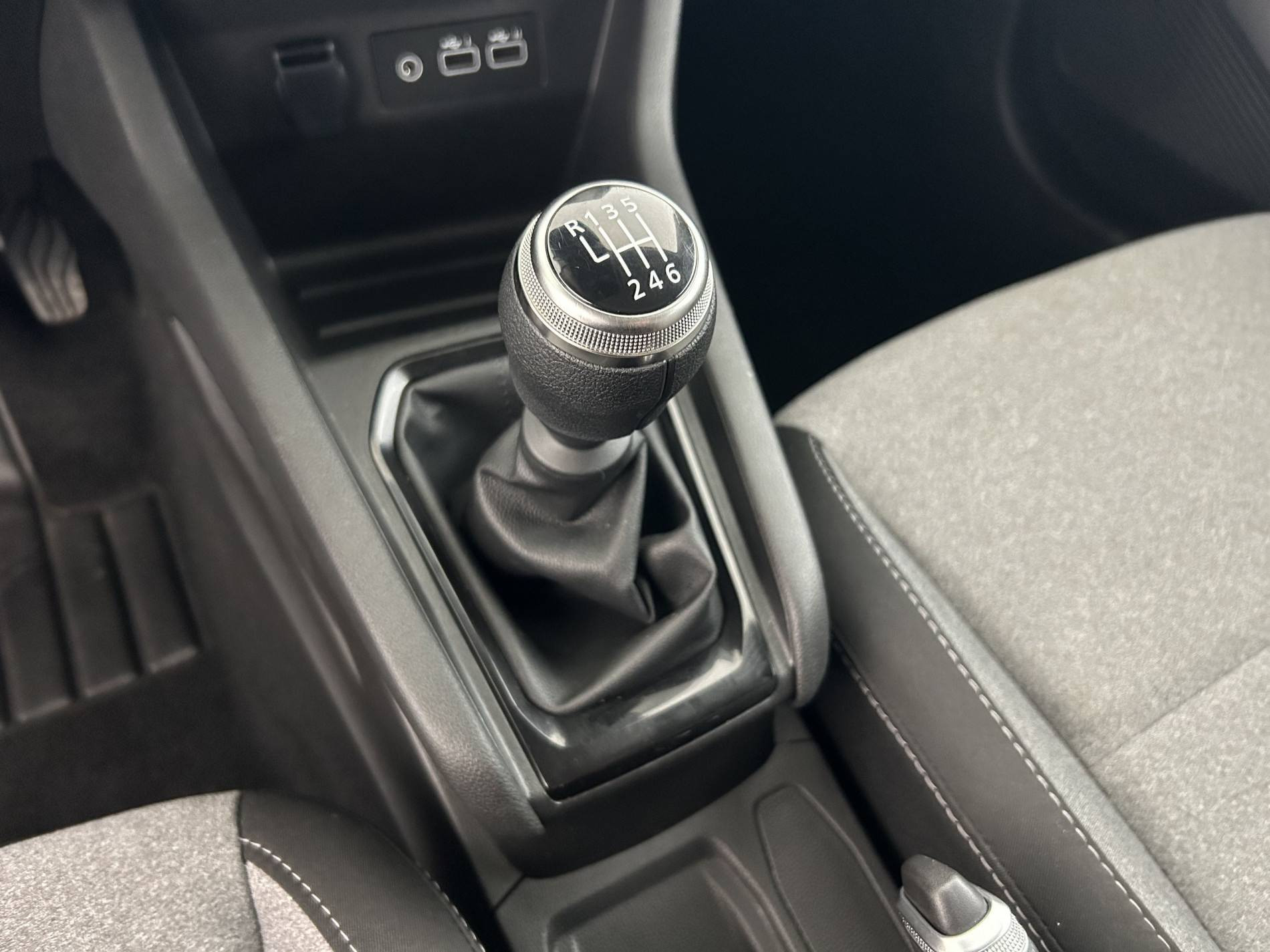 Vente en ligne Renault Clio 5 Clio TCe 90 au prix de 15 790 €