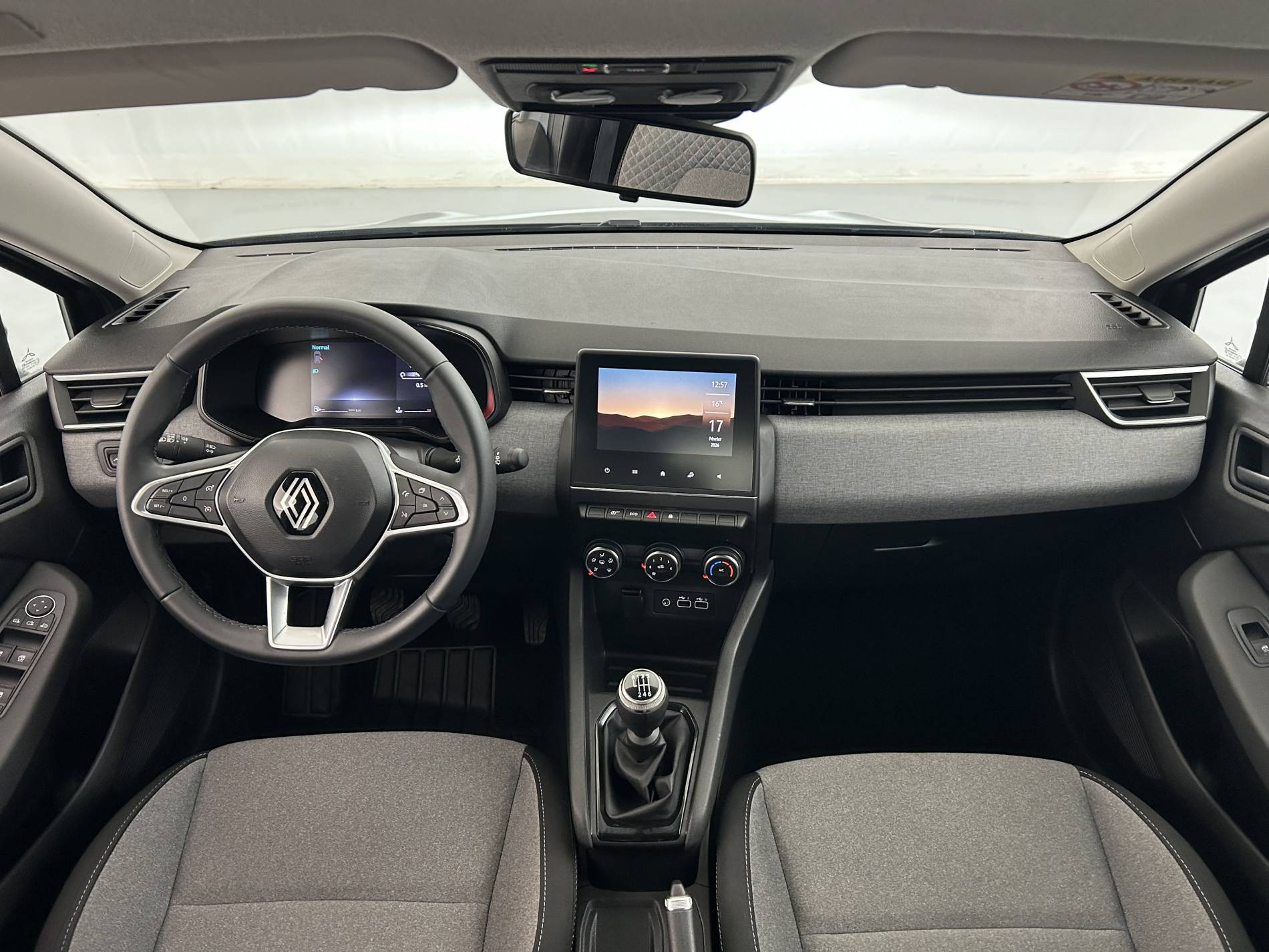 Vente en ligne Renault Clio 5 Clio TCe 90 au prix de 15 790 €