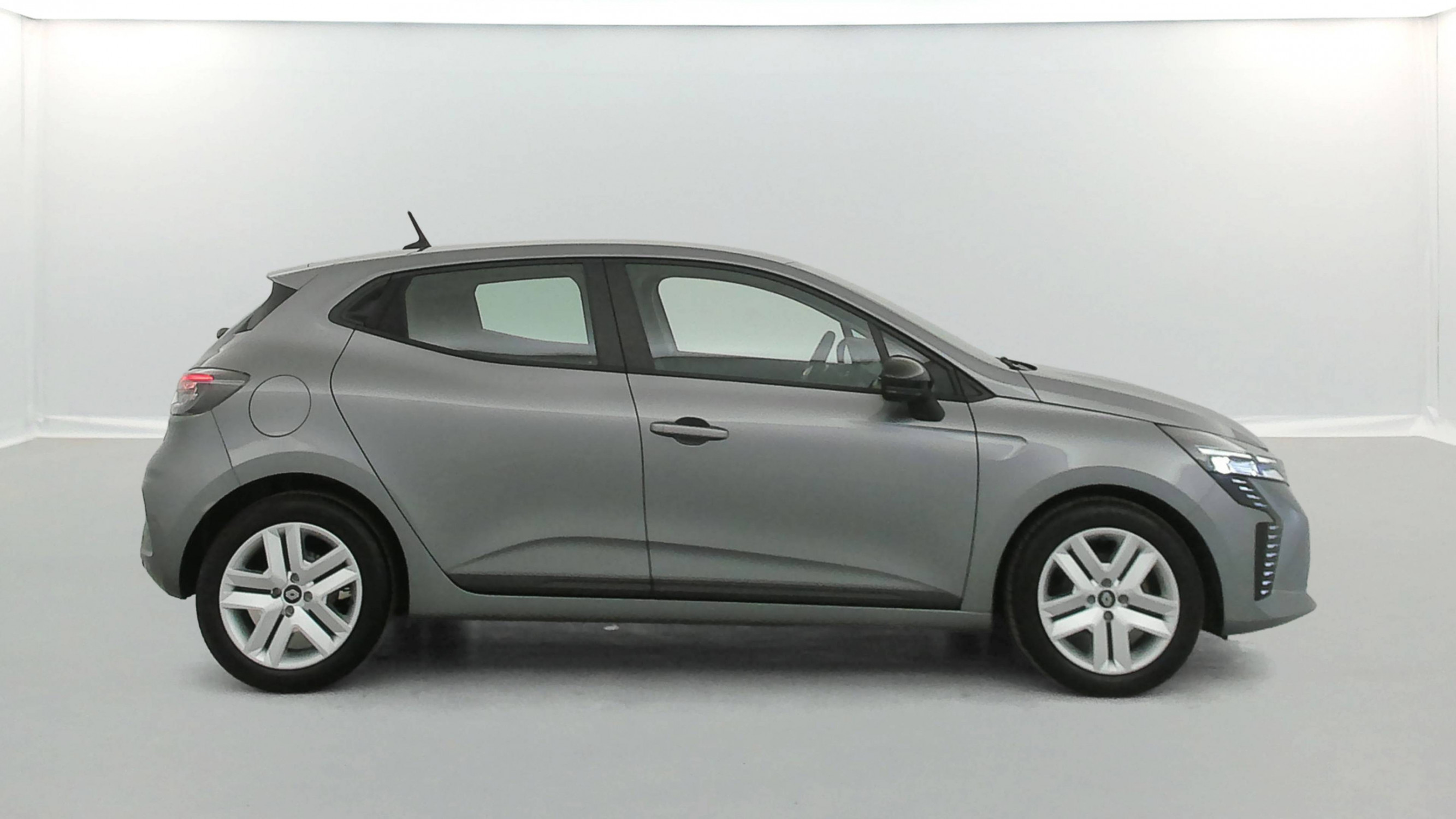 Vente en ligne Renault Clio 5 Clio TCe 90 au prix de 15 790 €