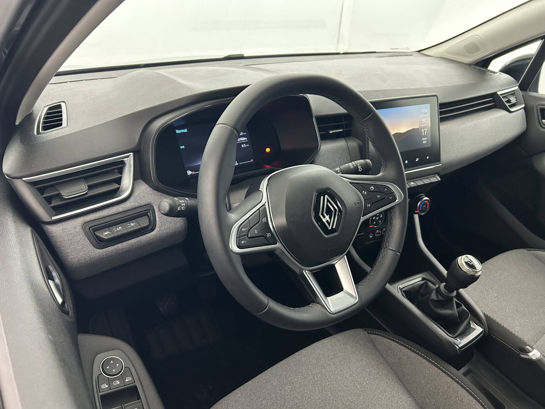 Vente en ligne Renault Clio 5 Clio TCe 90 au prix de 15 790 €