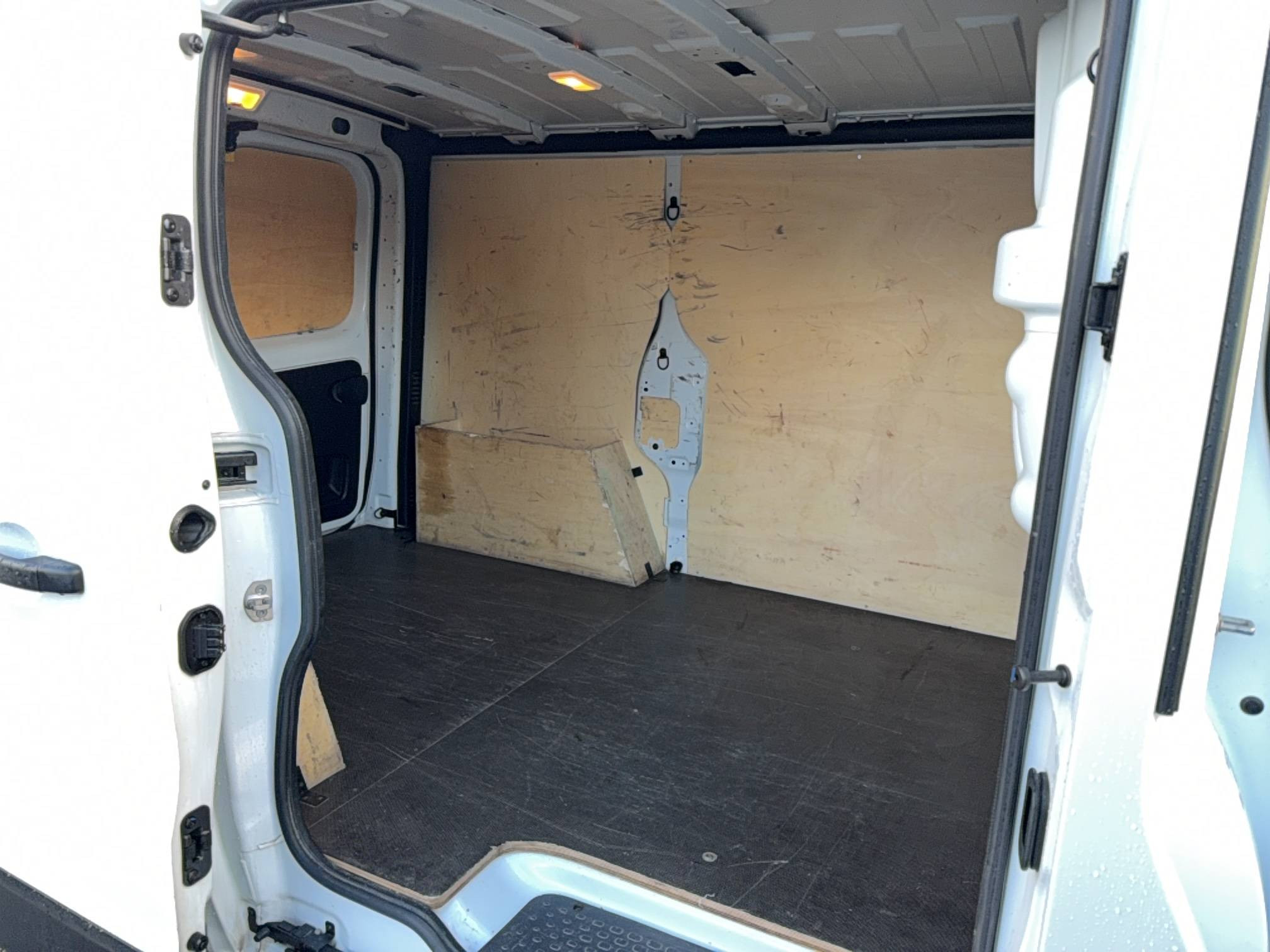 Vente en ligne Renault Trafic 3 Fourgon TRAFIC FGN L1H1 3000 KG BLUE DCI 130 au prix de 25 790 €