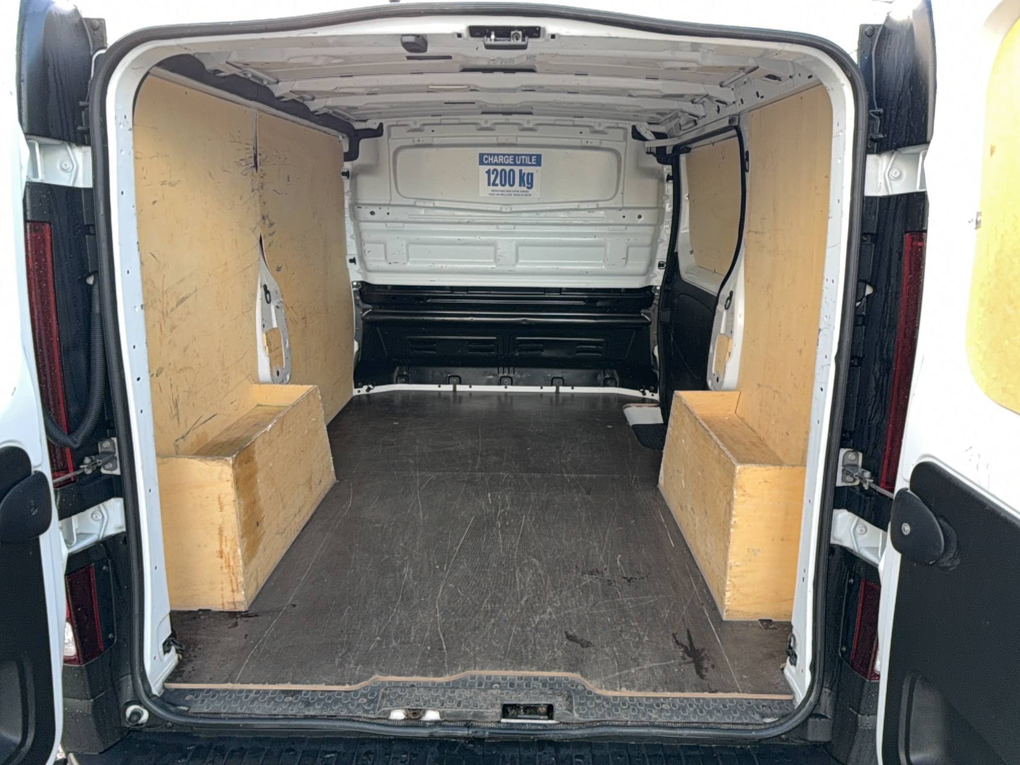 Vente en ligne Renault Trafic 3 Fourgon TRAFIC FGN L1H1 3000 KG BLUE DCI 130 au prix de 25 790 €