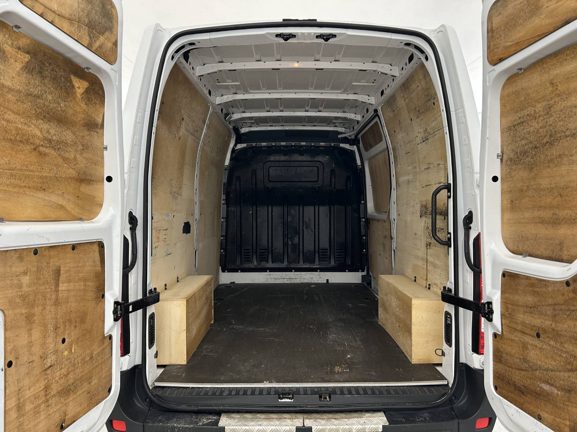 Vente en ligne Renault Master Fourgon MASTER FGN TRAC F3500 L2H2 ENERGY DCI 150 au prix de 20 390 €