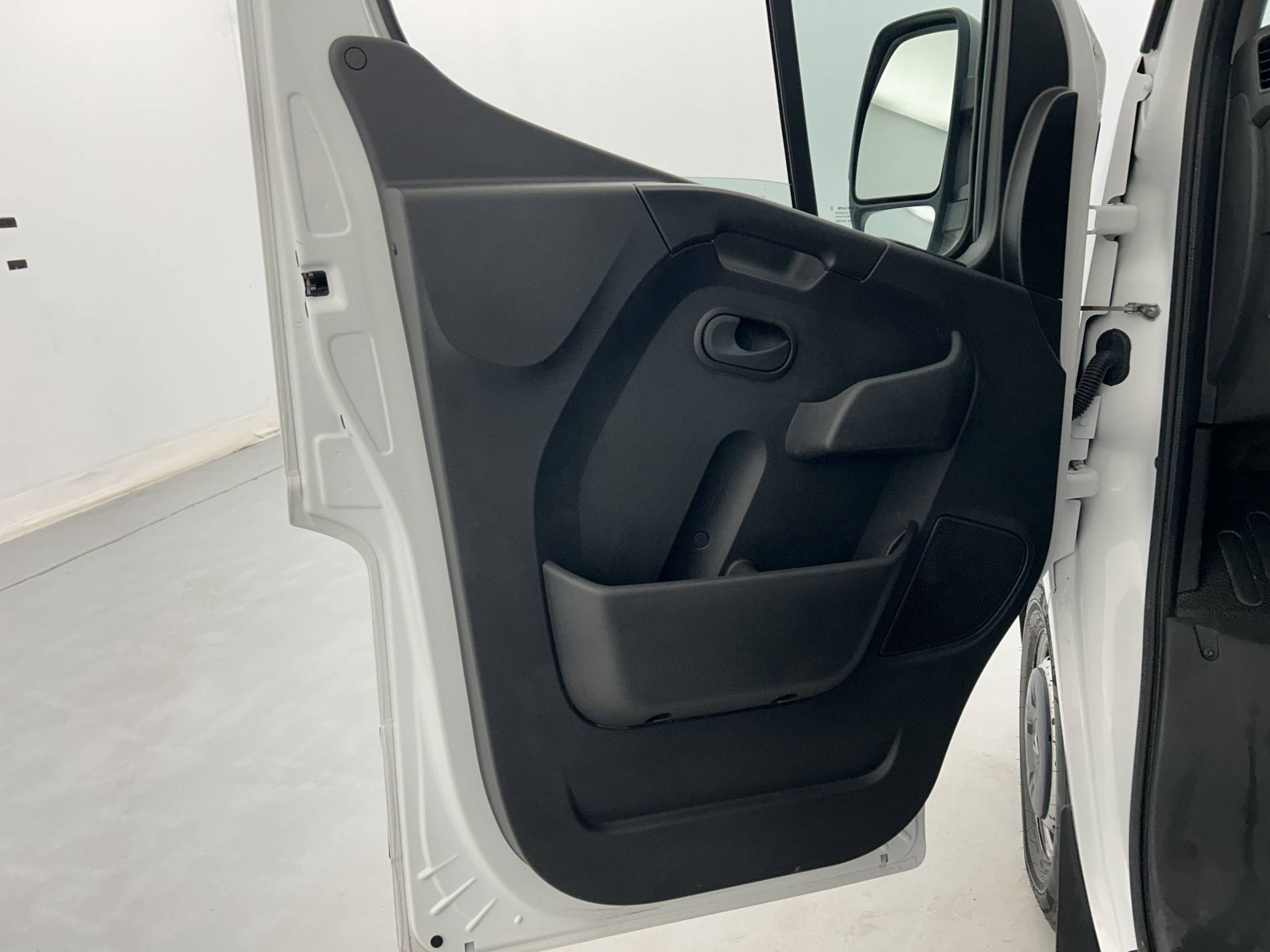 Vente en ligne Renault Master Fourgon MASTER FGN TRAC F3500 L2H2 ENERGY DCI 150 au prix de 20 390 €