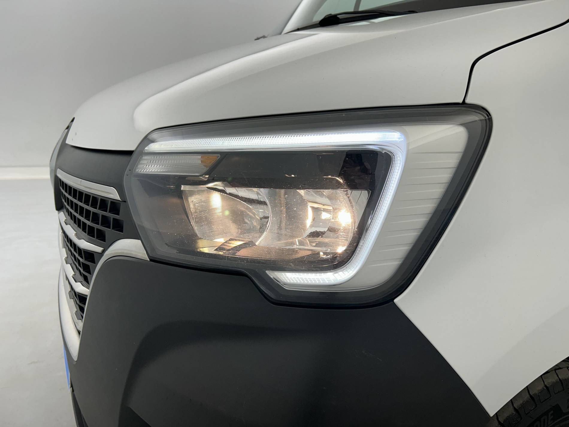 Vente en ligne Renault Master Fourgon MASTER FGN TRAC F3500 L2H2 ENERGY DCI 150 au prix de 20 390 €