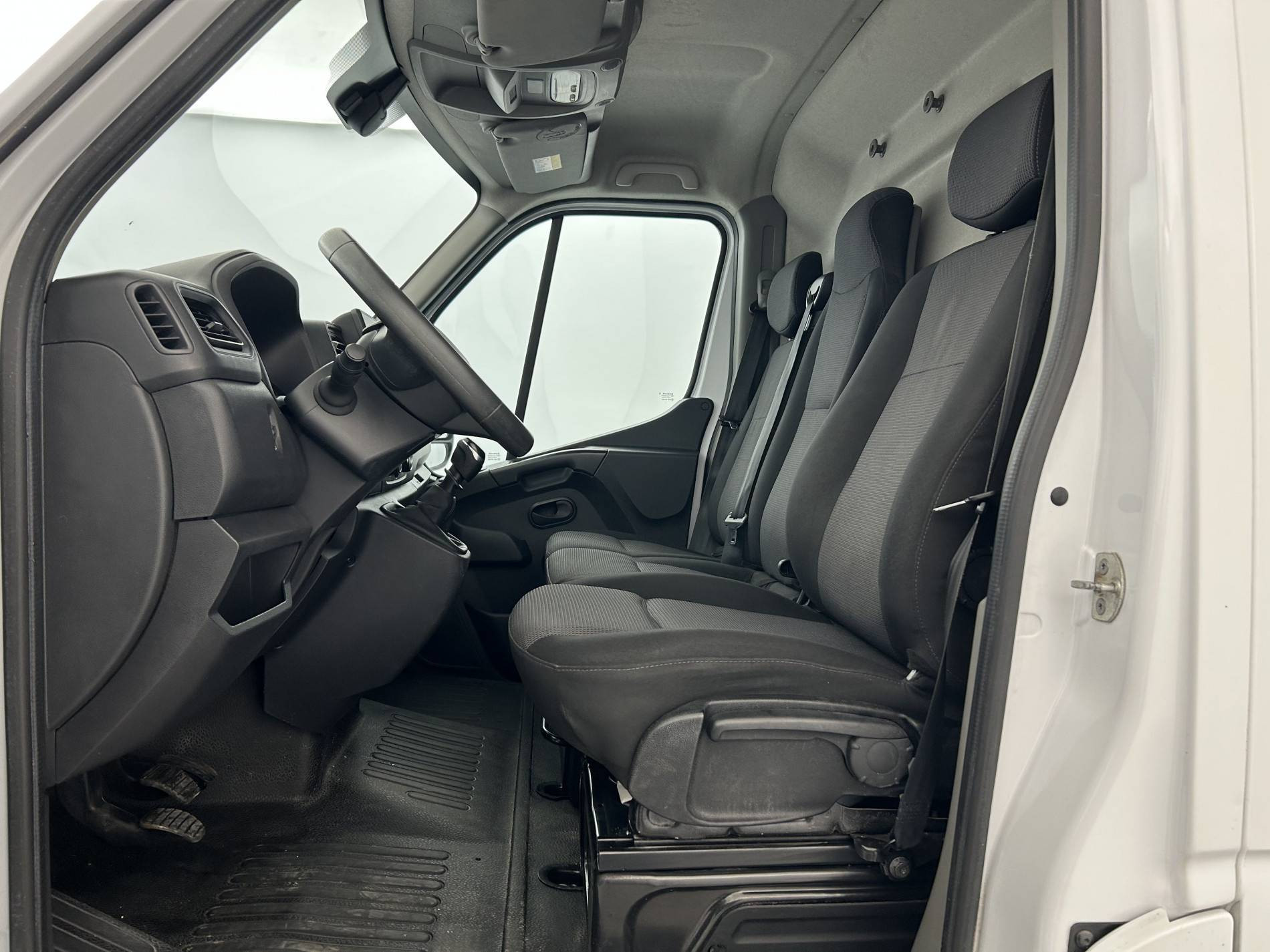 Vente en ligne Renault Master Fourgon MASTER FGN TRAC F3500 L2H2 ENERGY DCI 150 au prix de 20 390 €