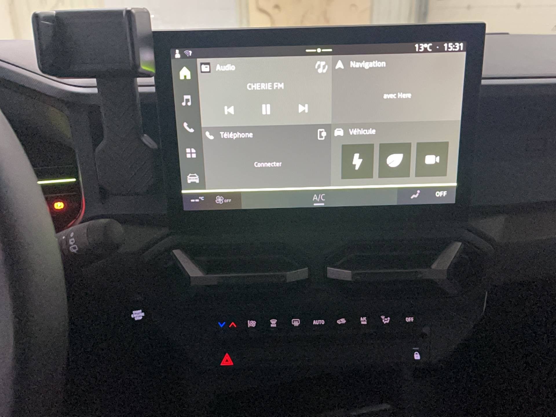 Vente en ligne Dacia Duster  Hybrid 140 au prix de 27 990 €