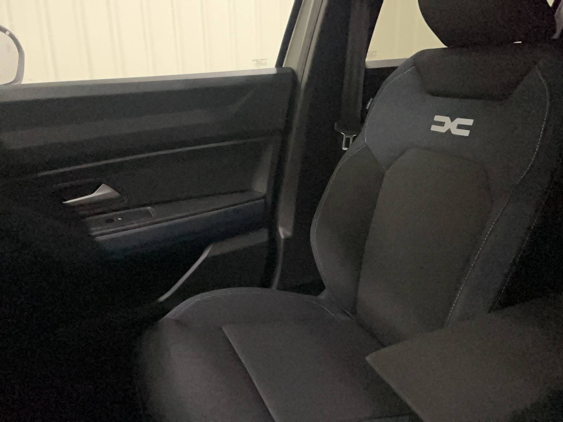 Vente en ligne Dacia Duster  Hybrid 140 au prix de 27 990 €