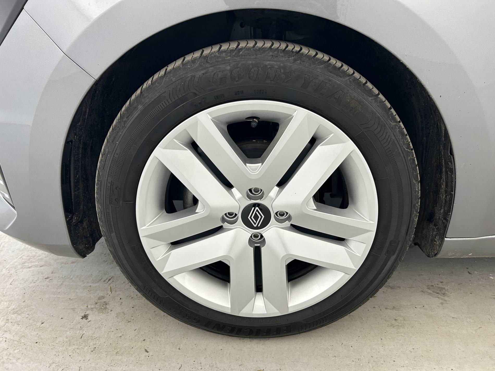 Vente en ligne Renault Clio 5 Clio TCe 90 au prix de 15 490 €