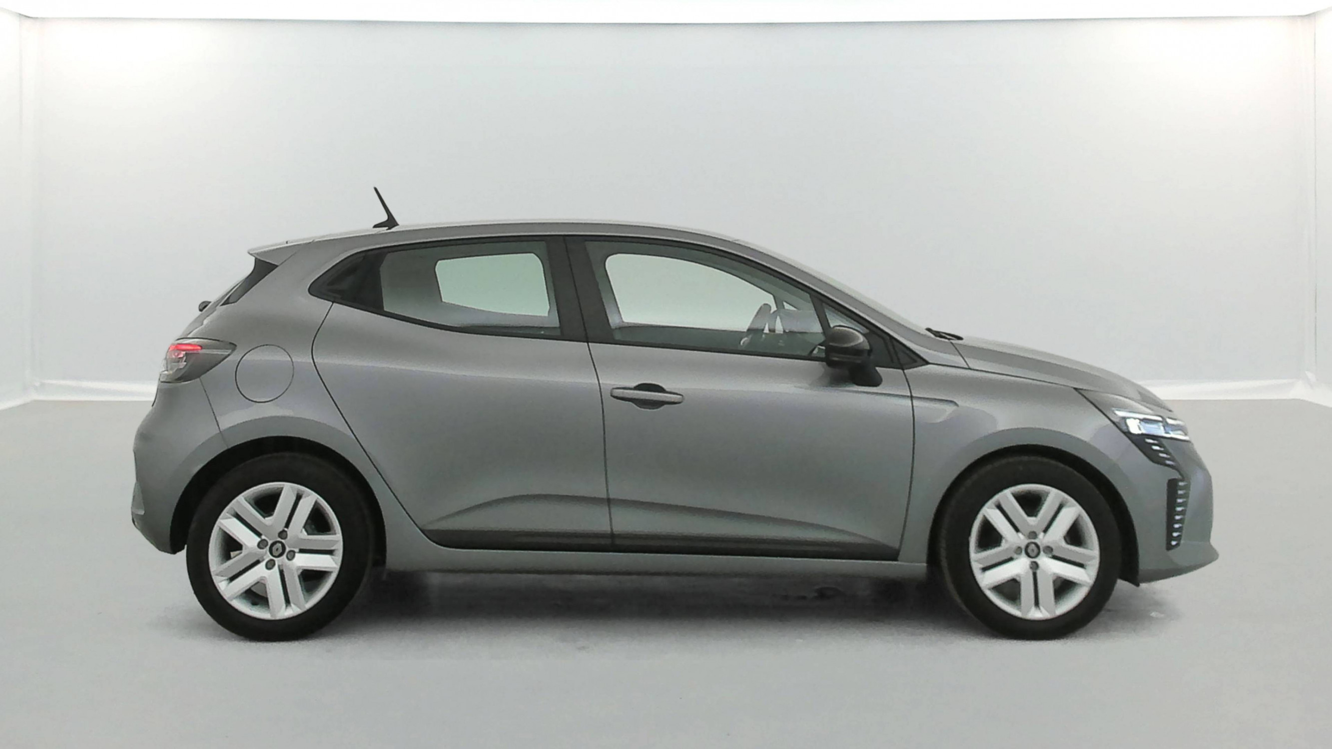 Vente en ligne Renault Clio 5 Clio TCe 90 au prix de 15 490 €