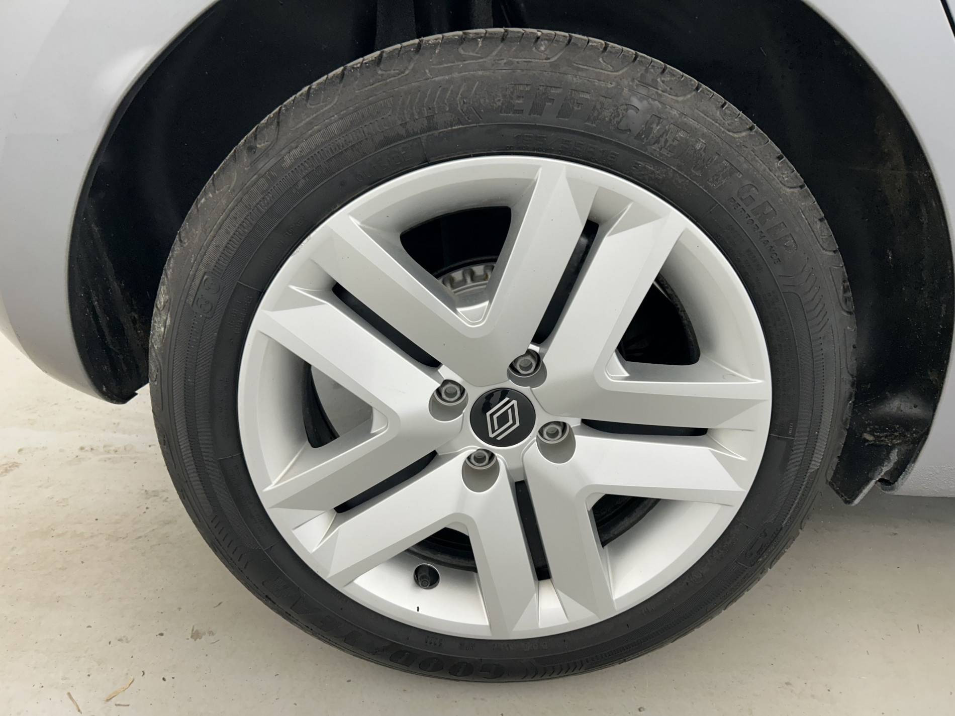 Vente en ligne Renault Clio 5 Clio TCe 90 au prix de 15 490 €