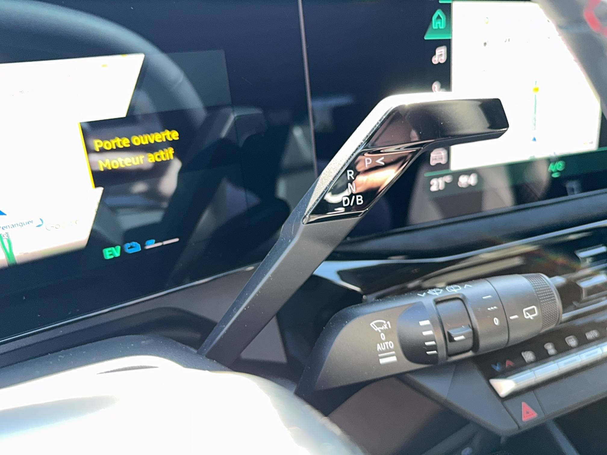 Vente en ligne Renault Clio 6 Clio E-Tech full hybrid 160 ch au prix de 30 800 €