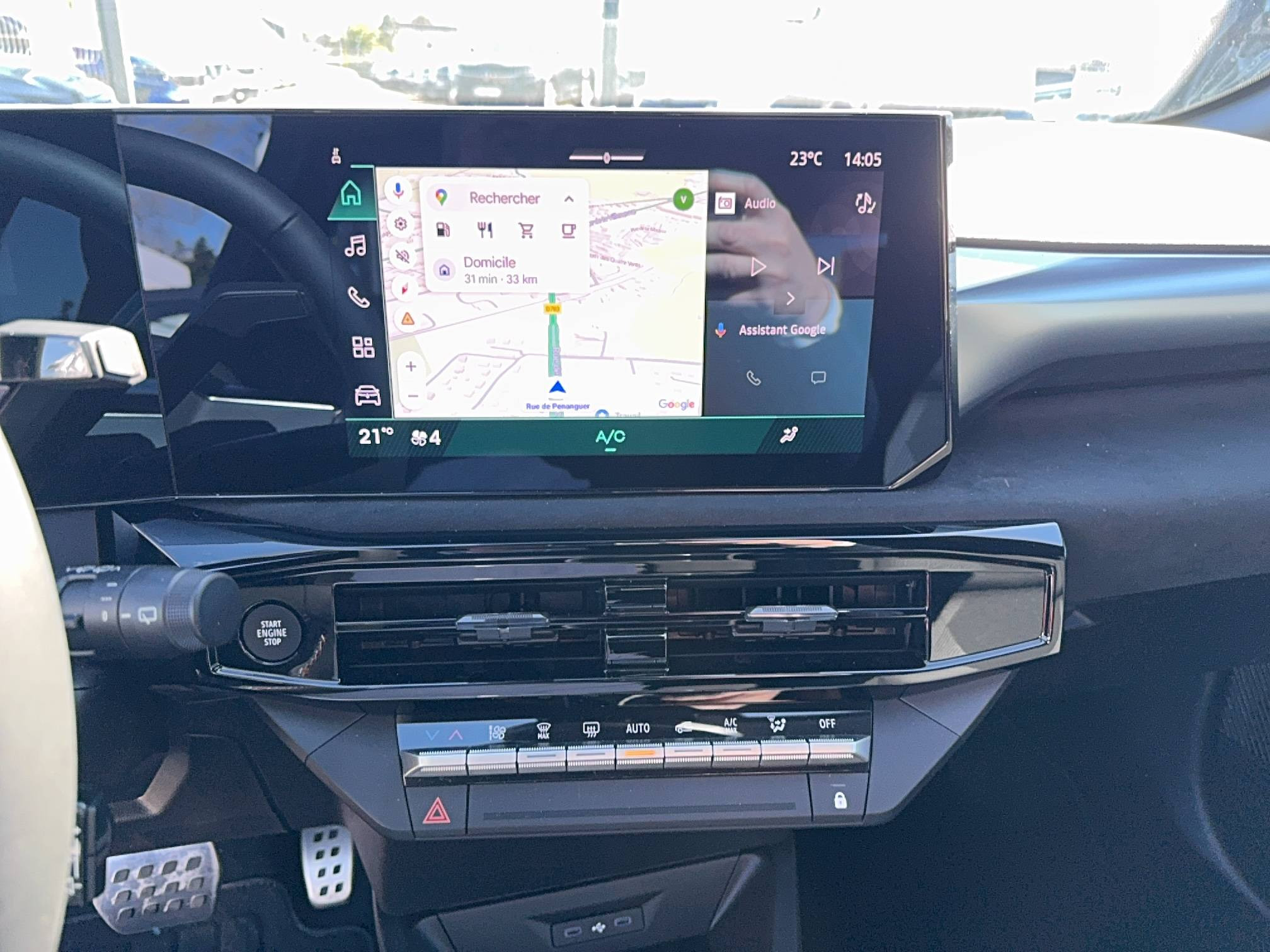 Vente en ligne Renault Clio 6 Clio E-Tech full hybrid 160 ch au prix de 30 800 €