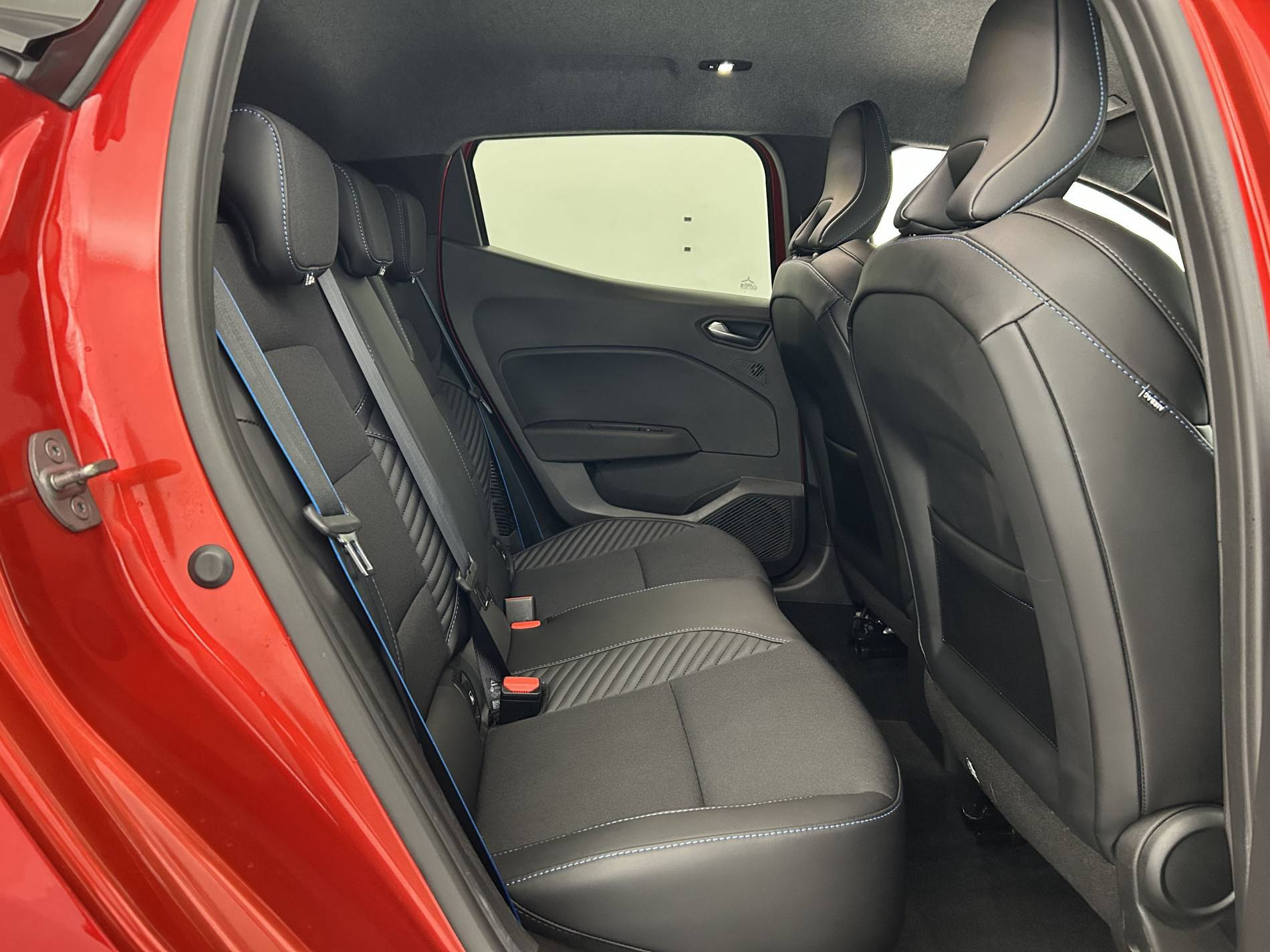 Vente en ligne Renault Clio 5 Clio E-Tech full hybrid 145 au prix de 21 630 €