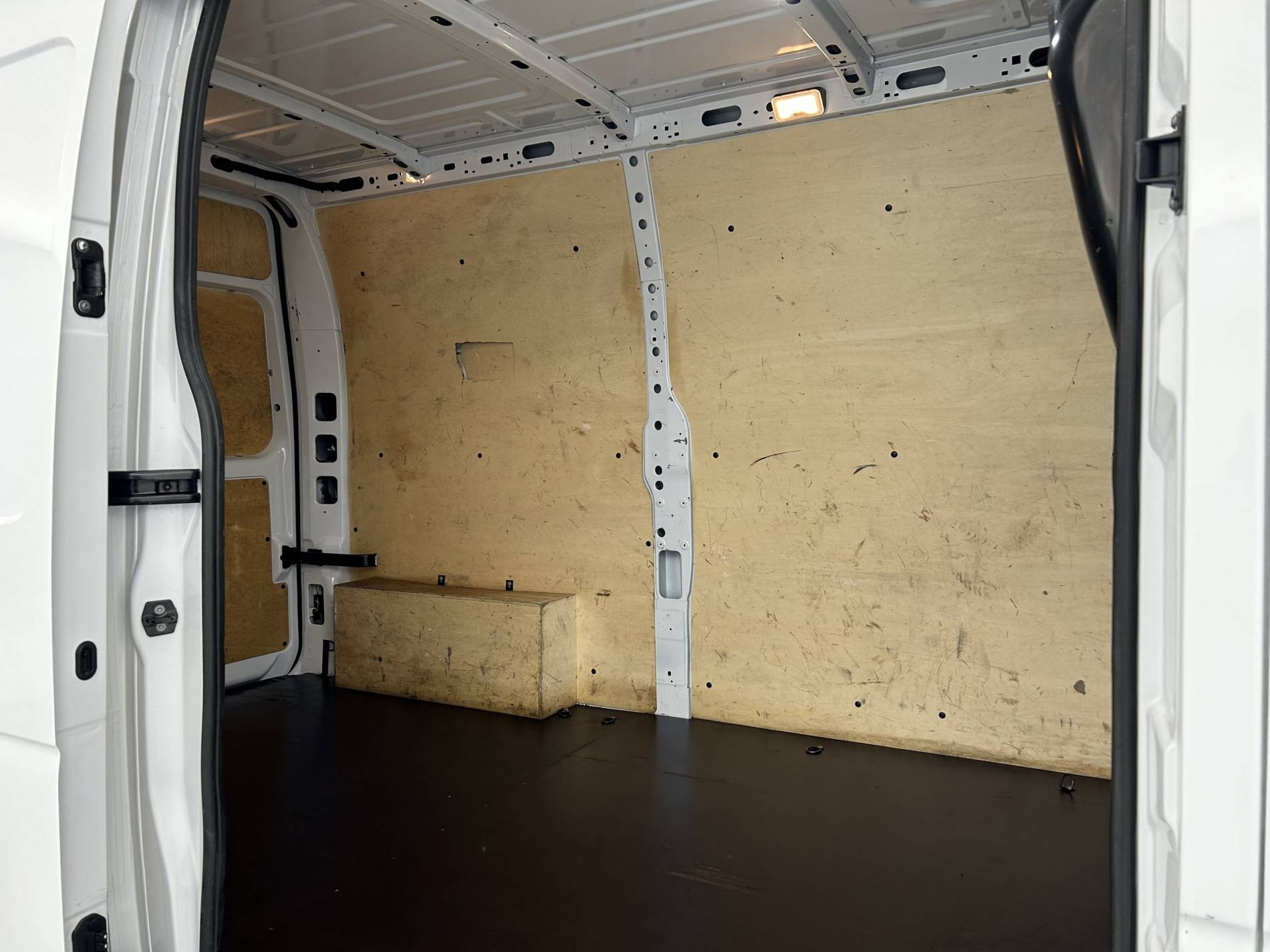 Vente en ligne Renault Master Fourgon MASTER FGN TRAC F3500 L2H2 BLUE DCI 135 au prix de 26 490 €