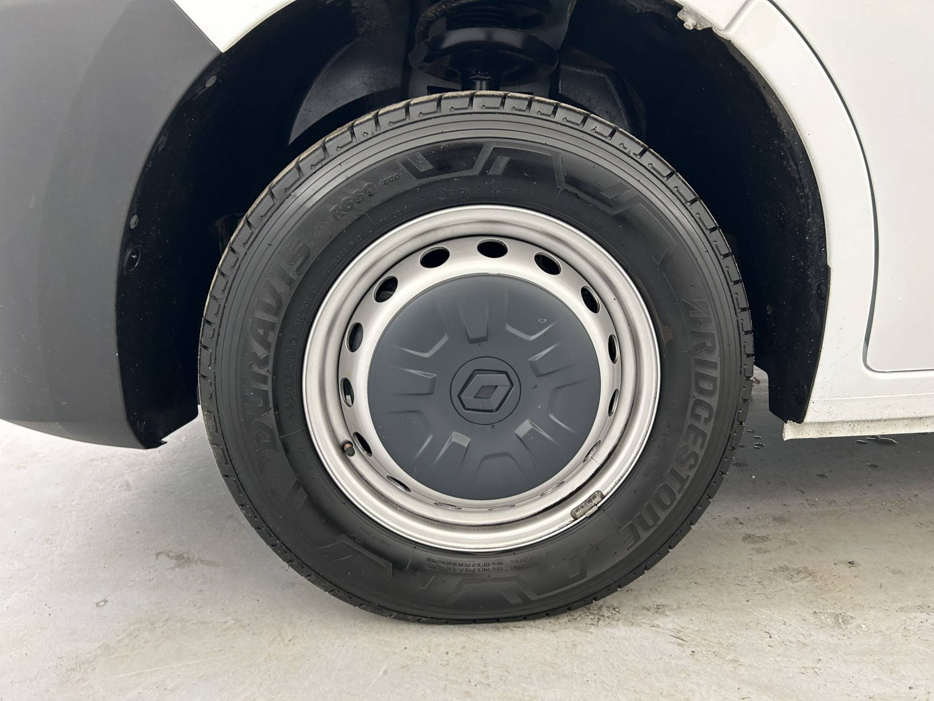 Vente en ligne Renault Master Fourgon MASTER FGN TRAC F3500 L2H2 BLUE DCI 135 au prix de 26 490 €