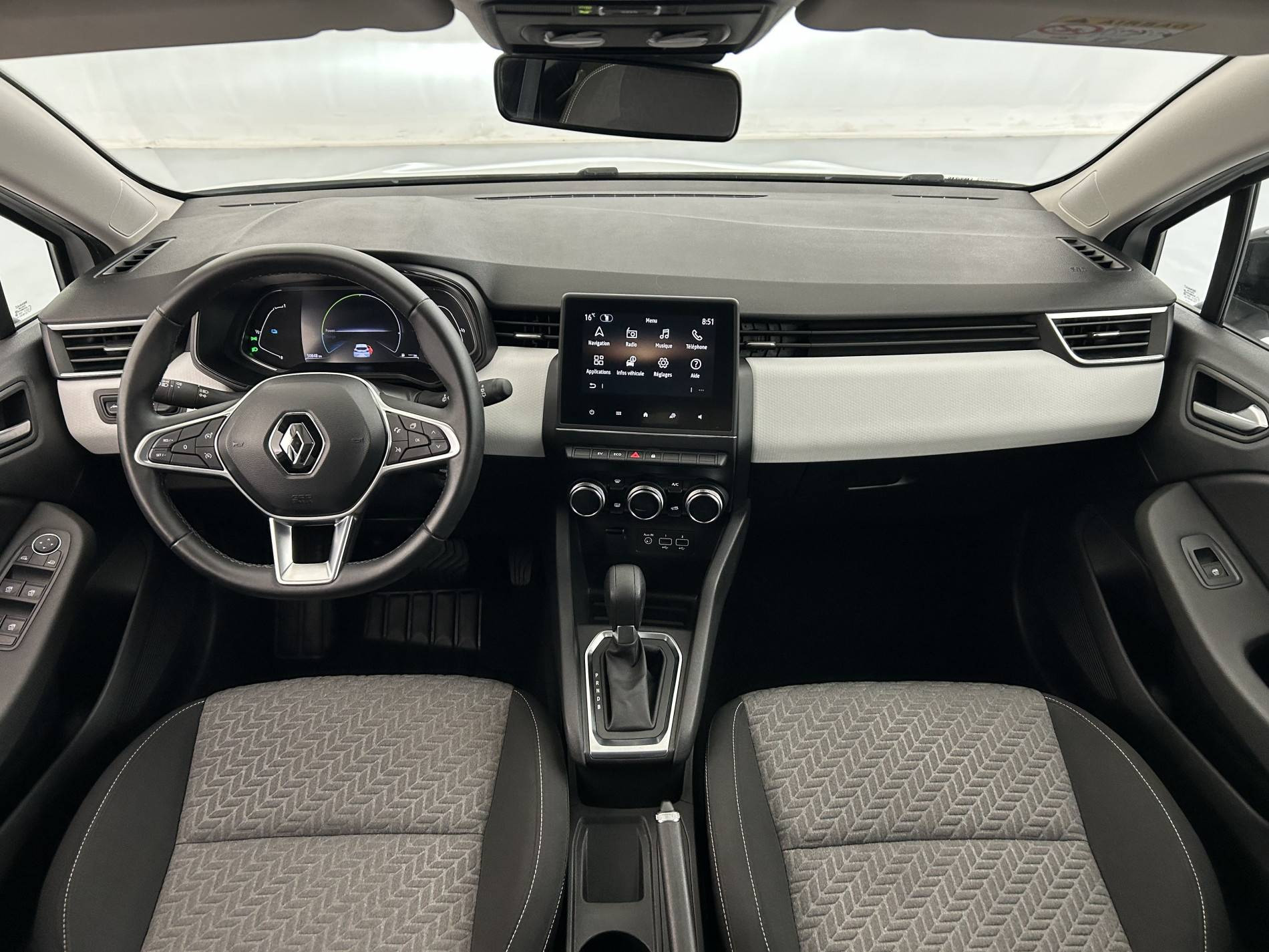 Vente en ligne Renault Clio 5 Clio E-Tech full hybrid 145 au prix de 16 390 €