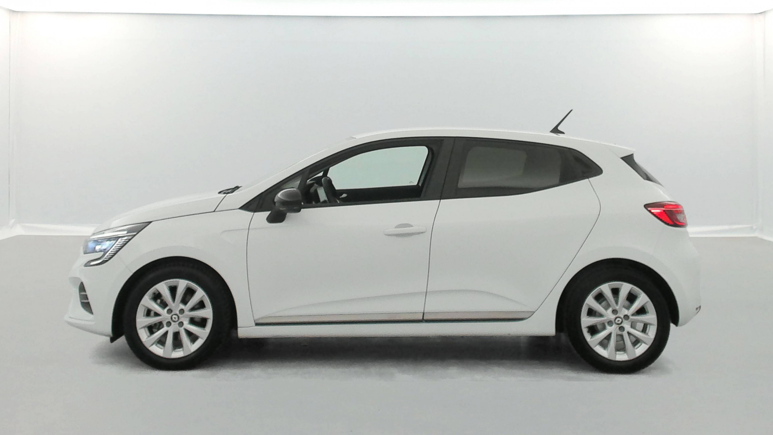 Vente en ligne Renault Clio 5 Clio E-Tech full hybrid 145 au prix de 16 390 €