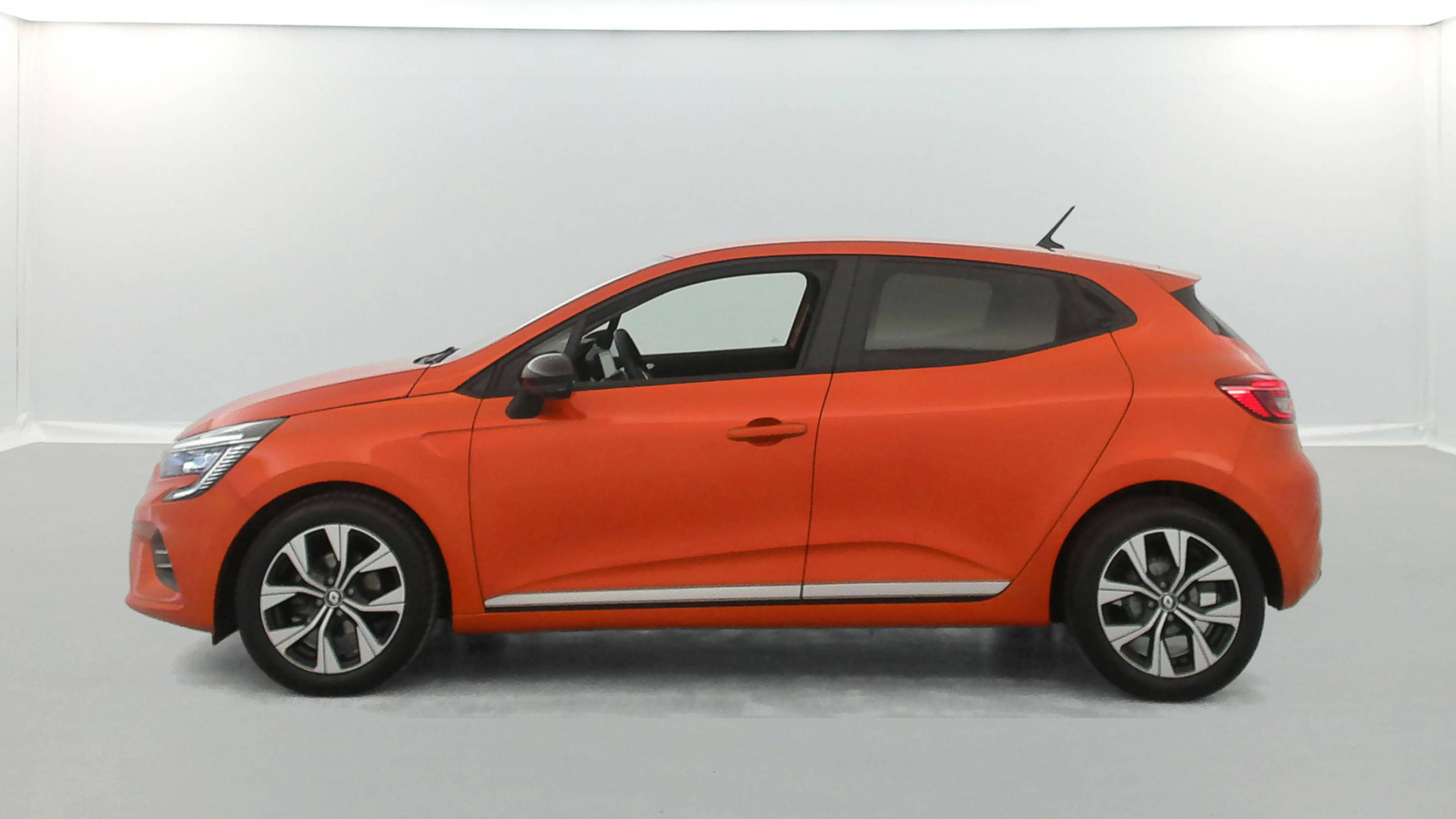 Vente en ligne Renault Clio 5 Clio TCe 100 GPL au prix de 14 990 €