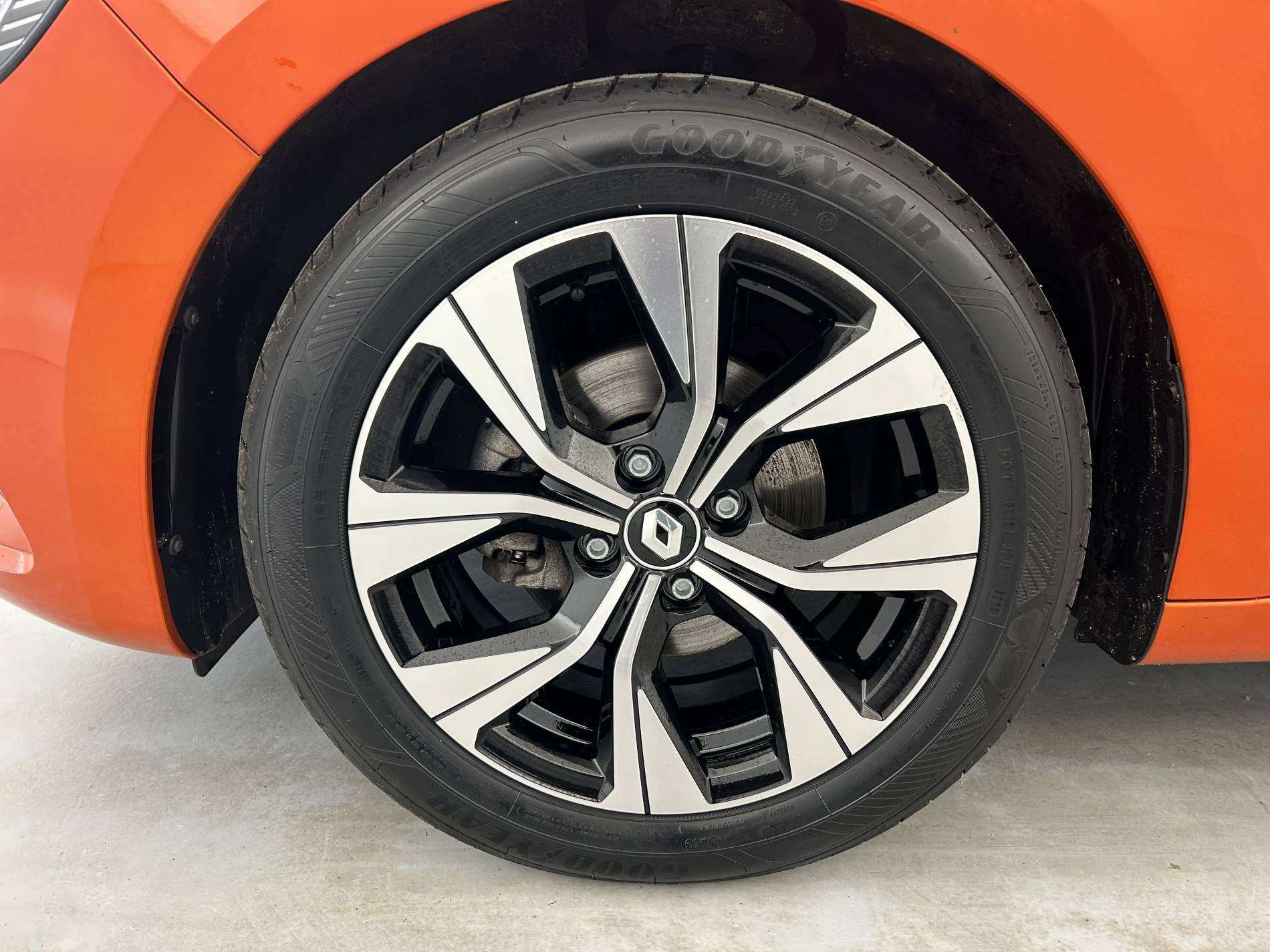 Vente en ligne Renault Clio 5 Clio TCe 100 GPL au prix de 14 990 €