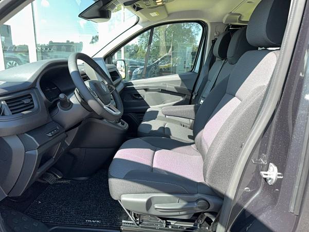 Vente en ligne Renault Trafic Cabine Approfondie TRAFIC CA L2H1 3T BLUE DCI 170 AUTO au prix de 42 390 €