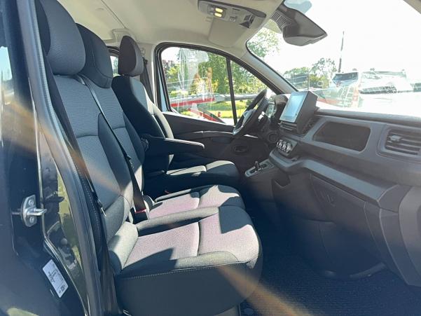 Vente en ligne Renault Trafic Cabine Approfondie TRAFIC CA L2H1 3T BLUE DCI 170 AUTO au prix de 42 390 €
