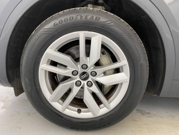 Vente en ligne Audi Q5  50 TFSI e 299 S tronic 7 Quattro Hybrid rechargeable au prix de 38 390 €