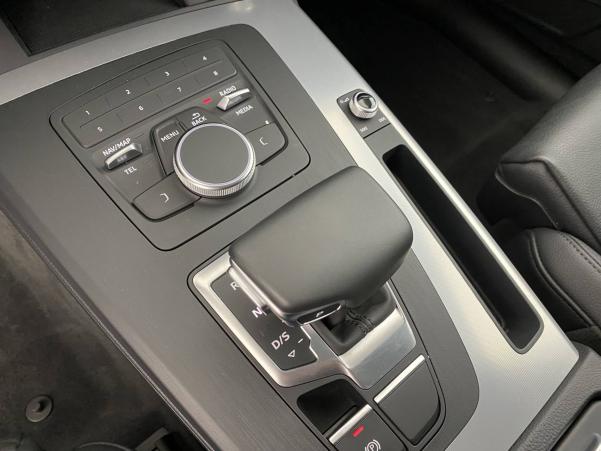 Vente en ligne Audi Q5  50 TFSI e 299 S tronic 7 Quattro Hybrid rechargeable au prix de 38 390 €