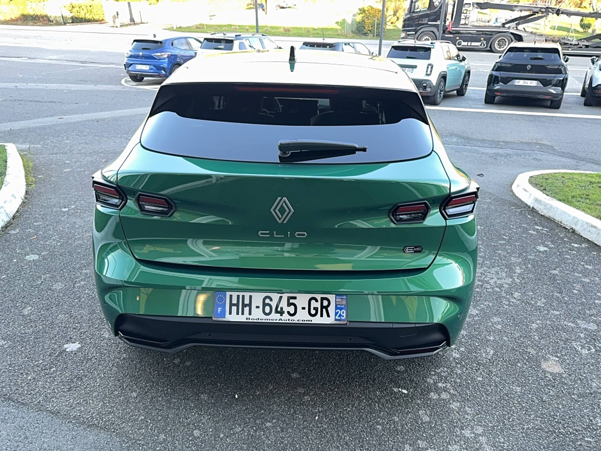 Vente en ligne Renault Clio 6 Clio E-Tech full hybrid 160 ch au prix de 28 200 €