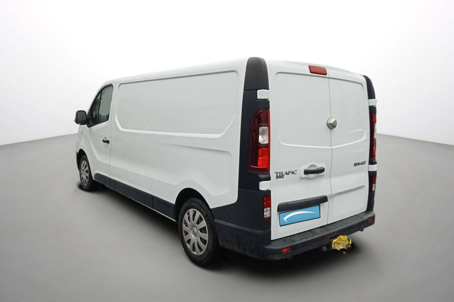 Vente en ligne Renault Trafic 3 Fourgon TRAFIC FGN L2H1 1300 KG DCI 120 au prix de 17 490 €