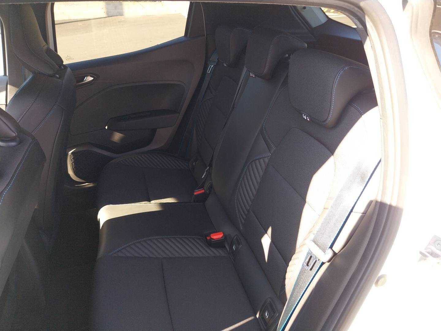 Vente en ligne Renault Clio 5 Clio TCe 90 au prix de 18 990 €