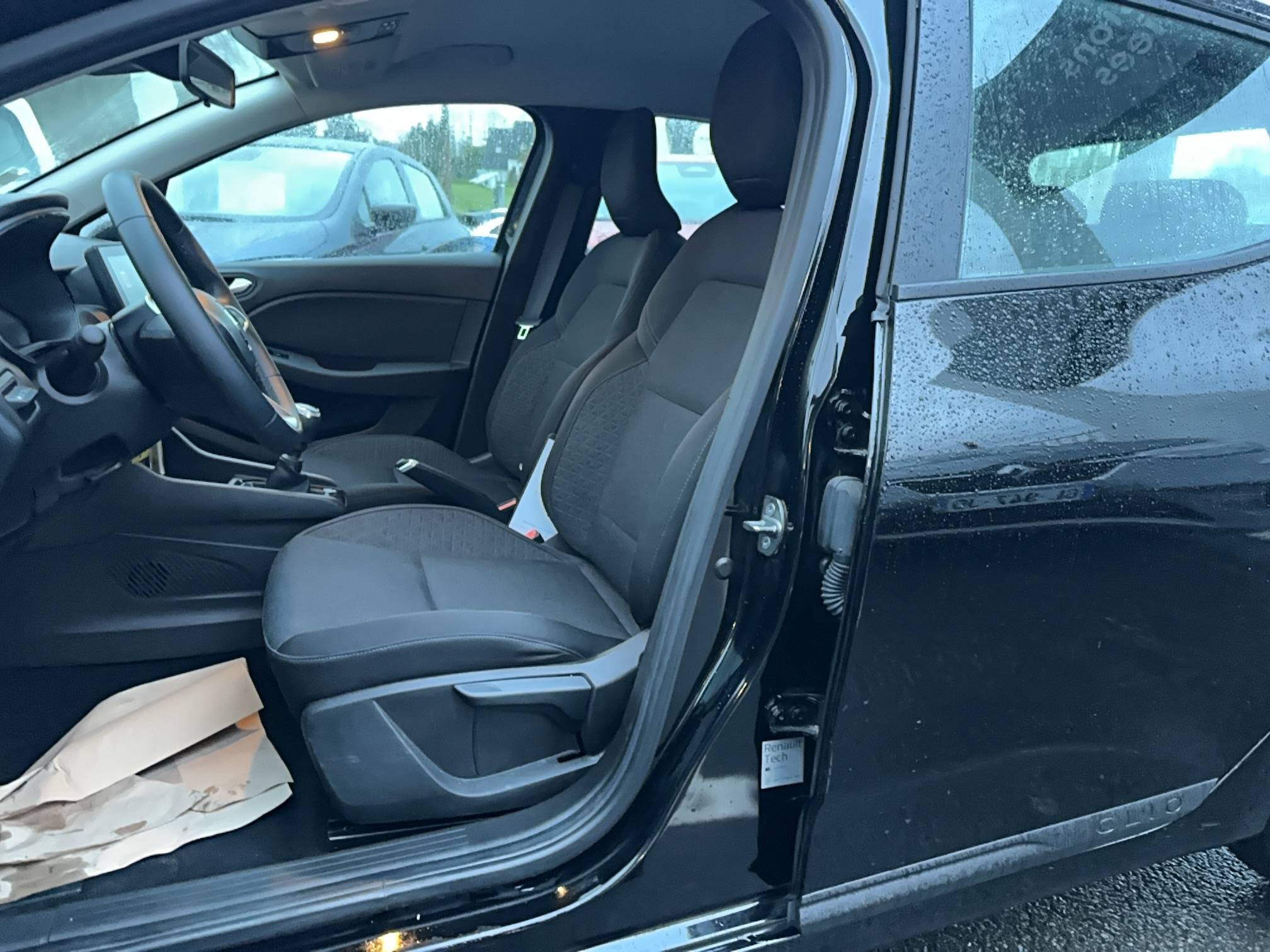 Vente en ligne Renault Clio 5 Clio TCe 90 au prix de 13 890 €