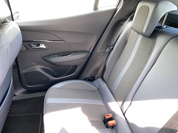 Vente en ligne Peugeot E-2008  136 ch au prix de 14 990 €