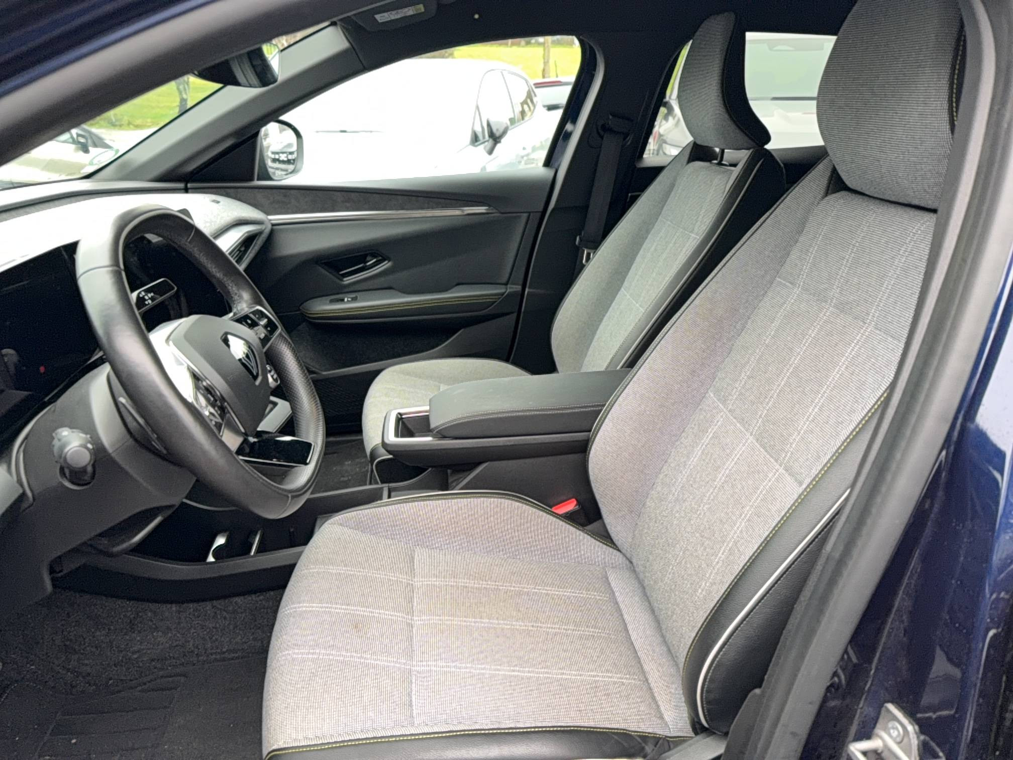 Vente en ligne Renault Megane E-Tech  EV60 220 ch super charge au prix de 24 547 €