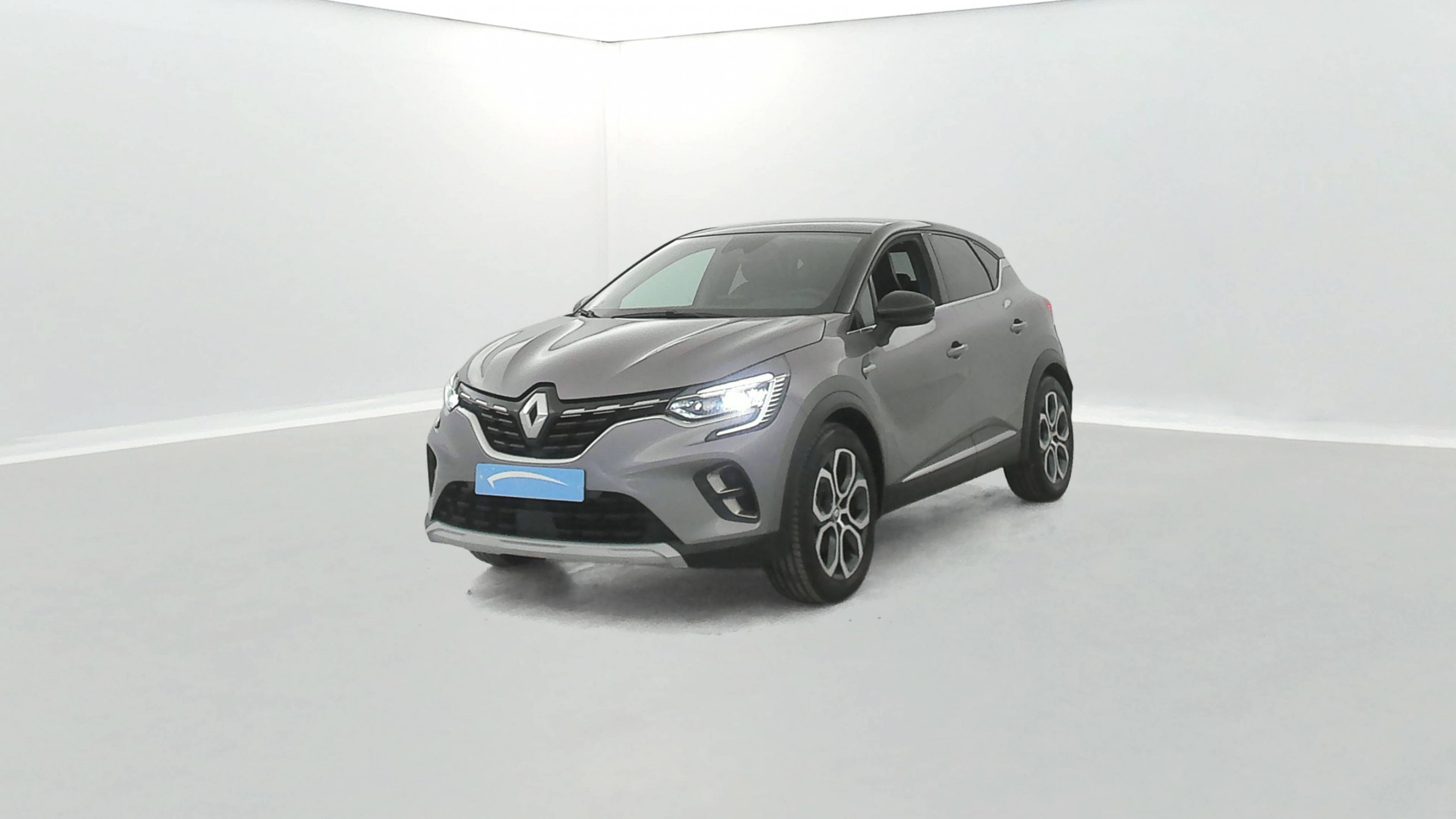 Renault Captur  E-Tech full hybrid 145 occasion de 2023 en vente à Concarneau