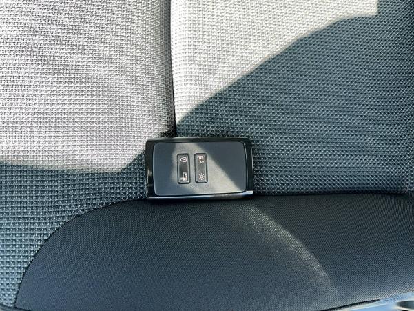 Vente en ligne Renault Trafic Cabine Approfondie TRAFIC CA L2H1 3T BLUE DCI 170 AUTO au prix de 42 390 €