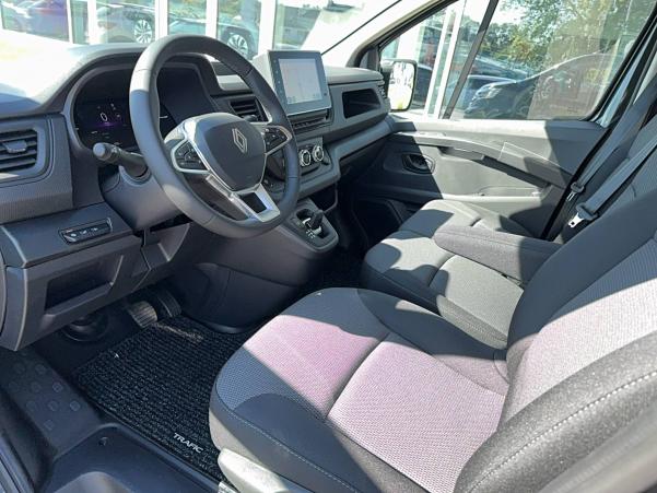 Vente en ligne Renault Trafic Cabine Approfondie TRAFIC CA L2H1 3T BLUE DCI 170 AUTO au prix de 42 390 €