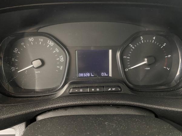 Vente en ligne Citroën Jumpy Combi Jumpy M BlueHDi 120 BVM6 9 places au prix de 22 500 €