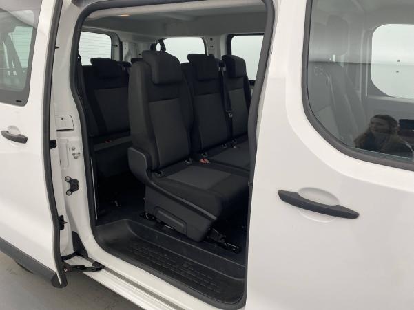 Vente en ligne Citroën Jumpy Combi Jumpy M BlueHDi 120 S&S BVM6 au prix de 24 790 €