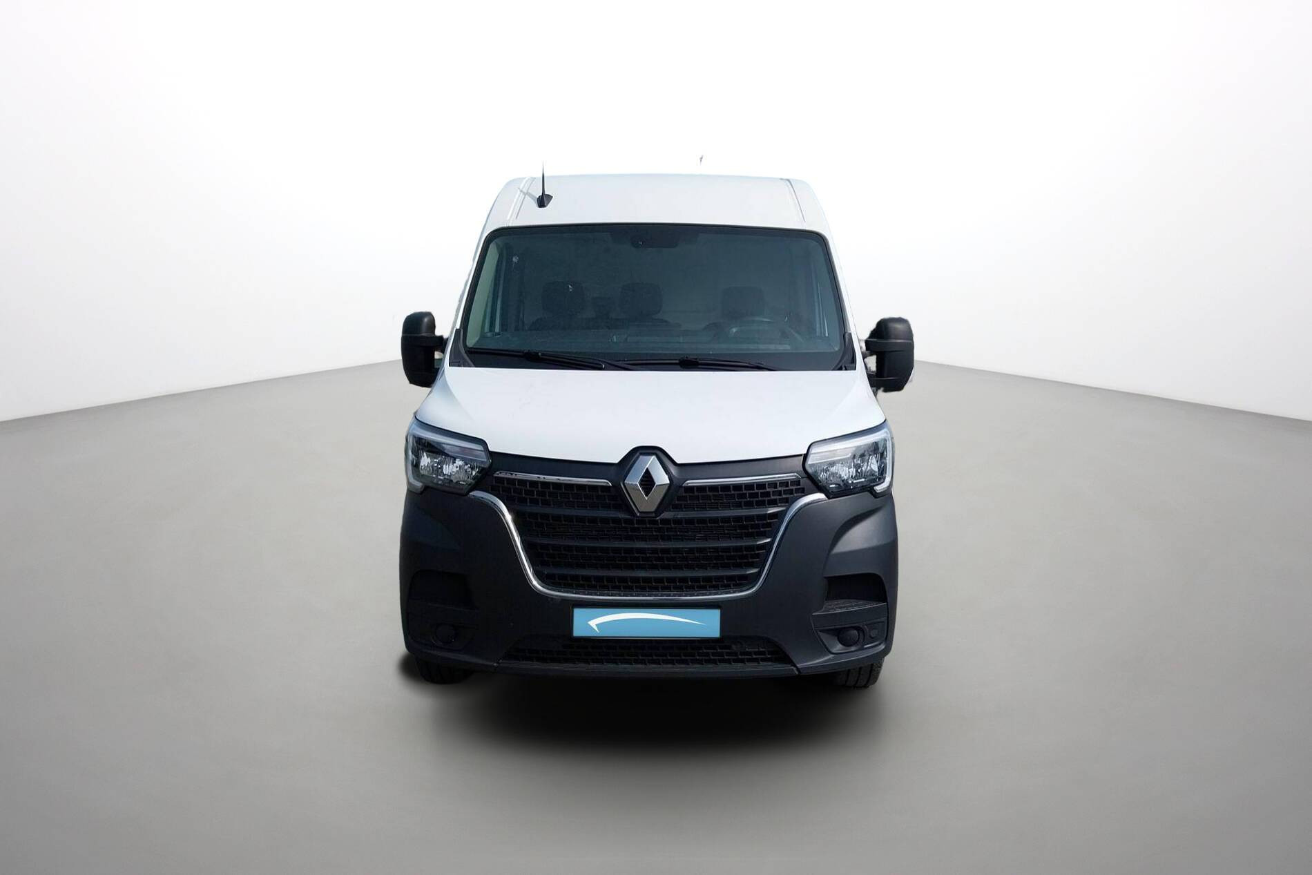 Vente en ligne Renault Master Fourgon MASTER FGN TRAC F3500 L2H2 BLUE DCI 135 au prix de 26 990 €