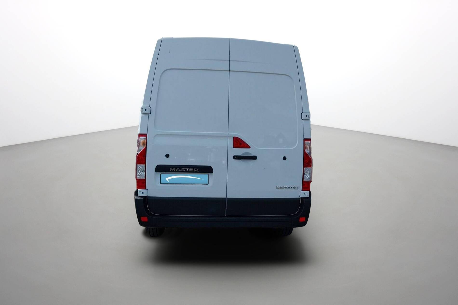 Vente en ligne Renault Master Fourgon MASTER FGN TRAC F3500 L2H2 BLUE DCI 135 au prix de 26 990 €